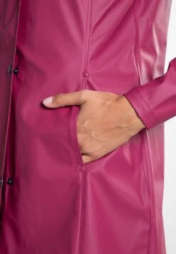 ILSE JACOBSEN Regenjas - Maroon -Ilse Jacobsen 3dedf4a1ff3048558a6862de4b1b4715