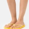 ILSE JACOBSEN Cheerful - Teenslippers - Yellow -Ilse Jacobsen f4c18c4e20a741c1818e031e48cf451e